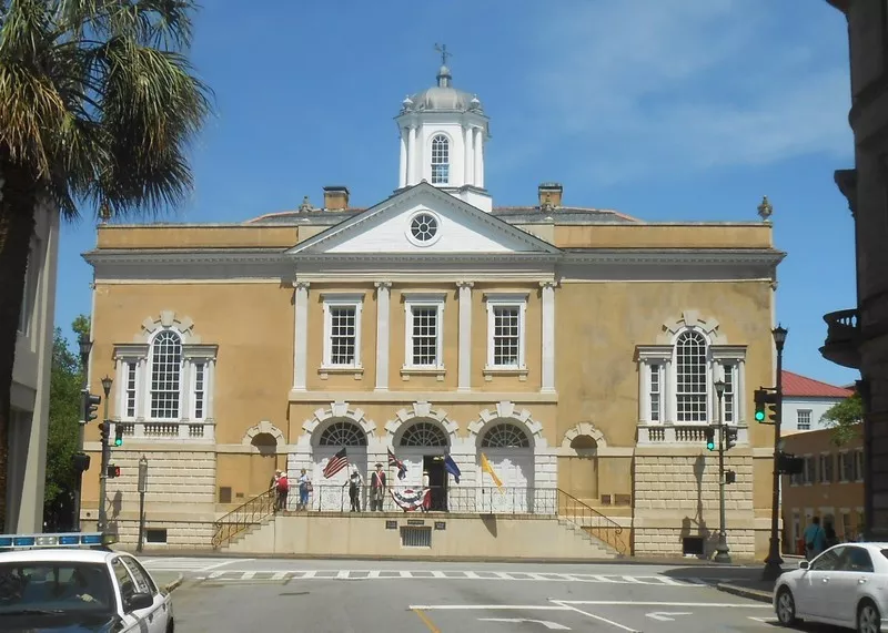 Charleston at War: The Conflicting History of the Holy City - Cya On The Road