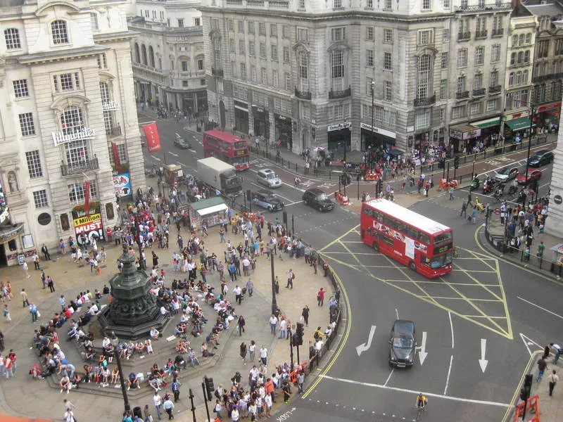 London: Soho, Theatreland and Chinatown - Cya On The Road