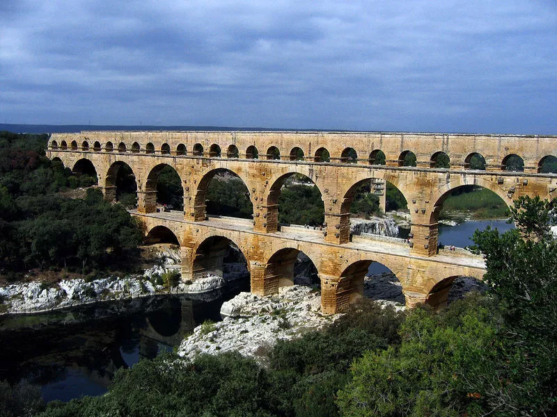 Nimes and surroundings with Tim Richards - Cya On The Road