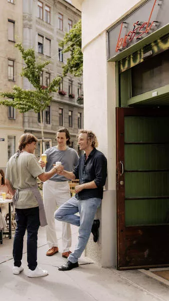 Stuwerviertel & Wurstelprater Walk - Cya On The Road